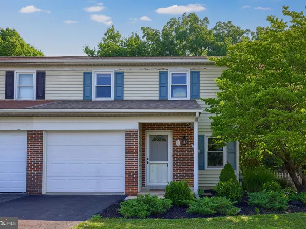 11 Branstock Ct, Lititz, PA 17543