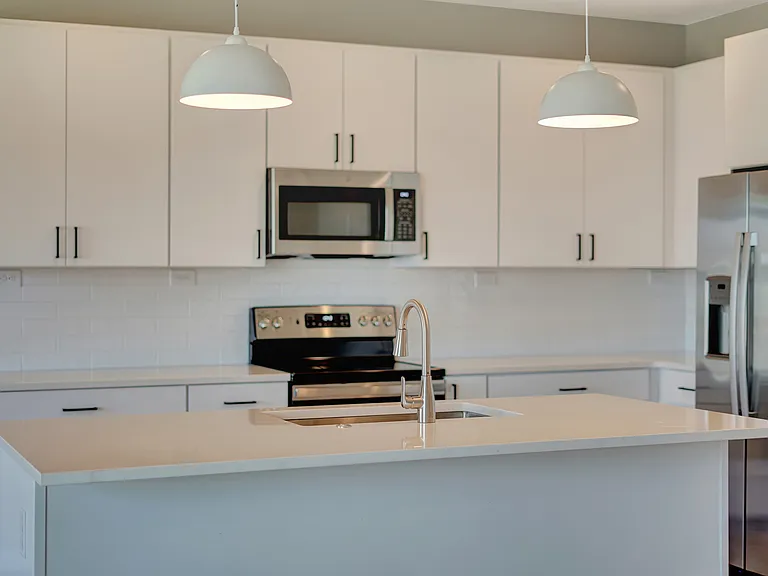 9009 S 42nd St — Photo 15
