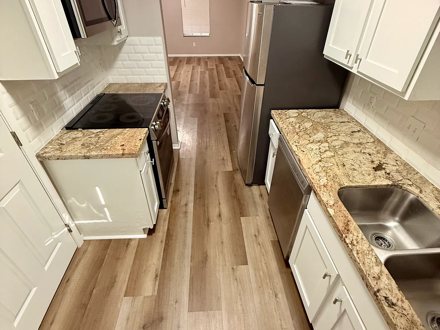 2 bed, 768 sqft, $995 — Photo 2