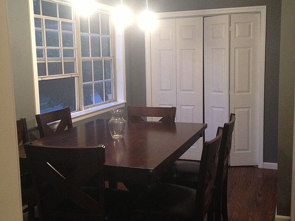 3rd image of 215 Parkside Dr
