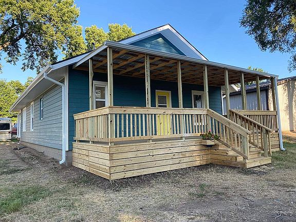3rd image of 109 N Magnolia Ave
