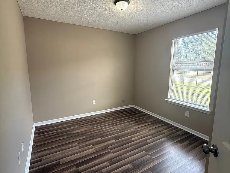 6 Talbot Ct — Photo 3