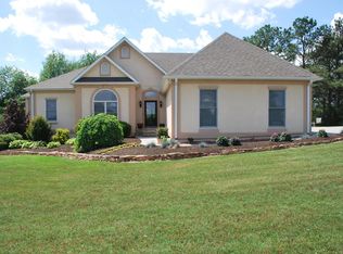 3982 Logans Landing Cir, Louisville, TN 37777