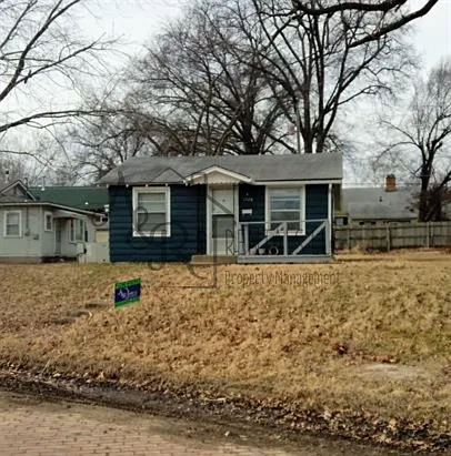 1728 S Walnut St Photo 1