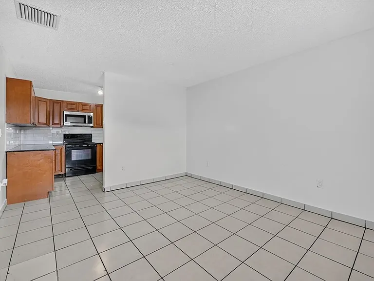 1880 SW 4th St #3 — Photo 5