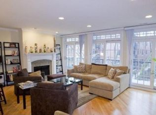 708 W Barry Ave APT 2F, Chicago, IL 60657