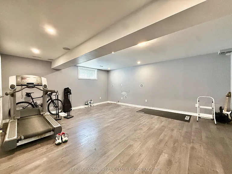 400 Skyline Ave #26 — Photo 9