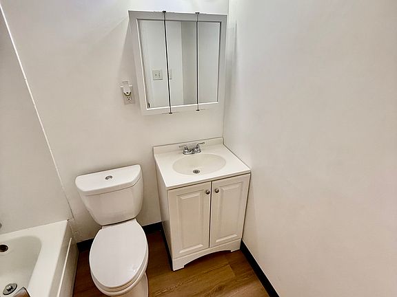 5th image of 81 N Duane Ave #8