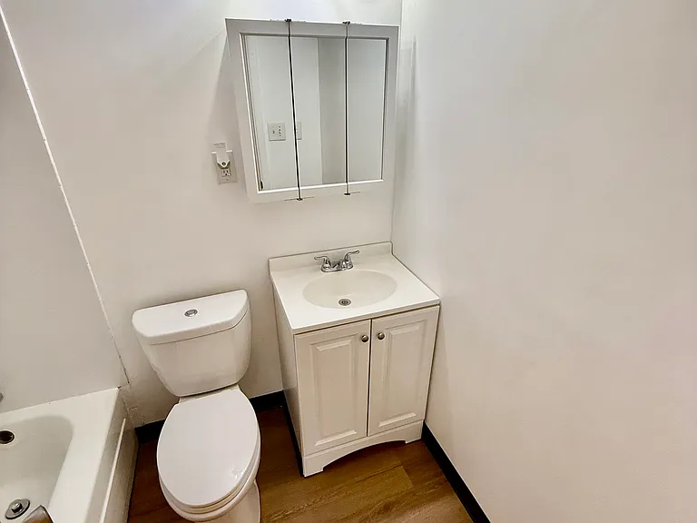 81 N Duane Ave #8 — Photo 5