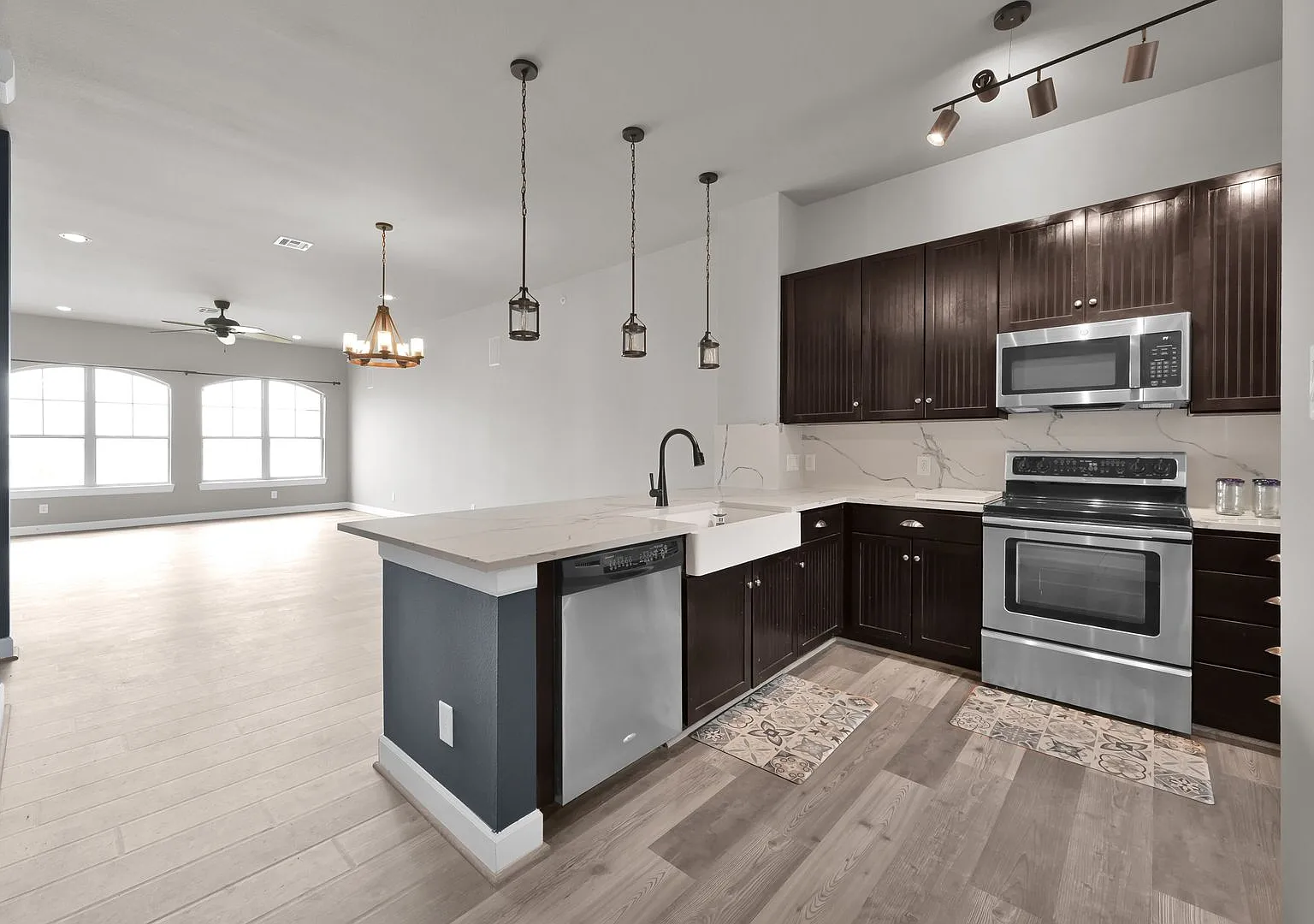 17040 W FM 1097 Rd — Photo 1