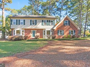 724 Lanford Springs Dr SW, Lilburn, GA 30047
