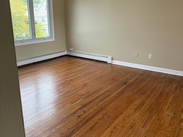 45 Whitaker Ave FLOOR 2