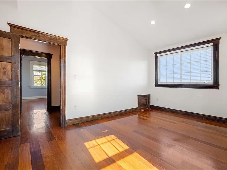 76 Taft Ave #2 — Photo 28