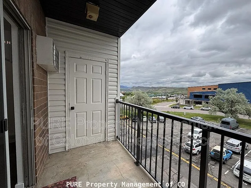 Building Photo - 1150 Golden Cir #409