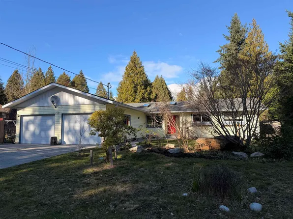 7940 Southwood Rd, Sunshine Coast, BC V7Z 1C9