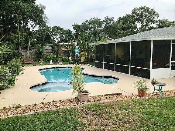 2nd image of 112 Fairwood Cir