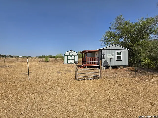 1 bed, 1.0 bath, 600 sqft, $950 — Photo 2