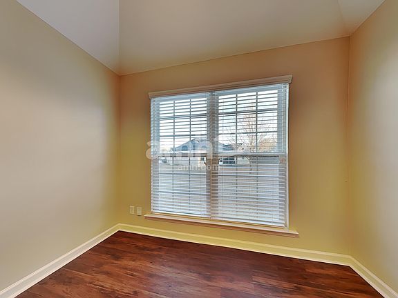 4th image of 352 Brighton Woods Dr