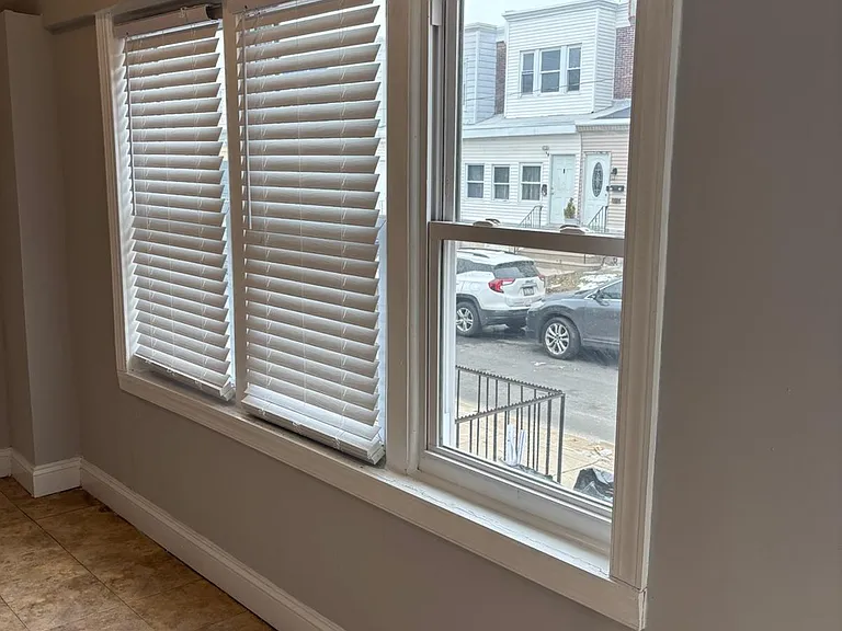 2525 Shields St — Photo 25