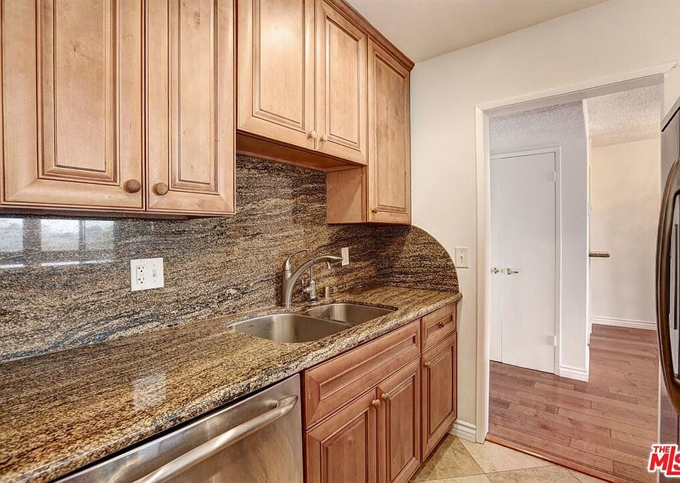 1st image of 807 E 14th St #200