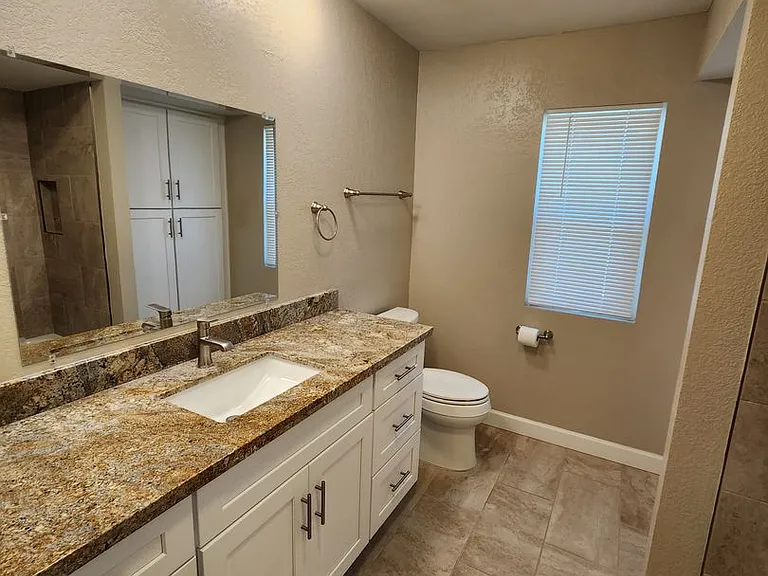 16598 Bernardo Oaks Dr — Photo 14