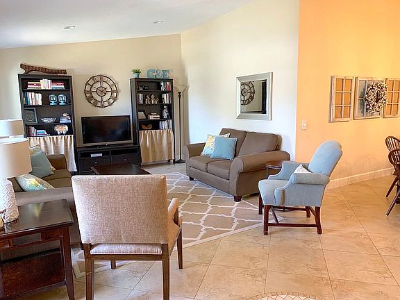 4th image of 180 Parkwood Dr