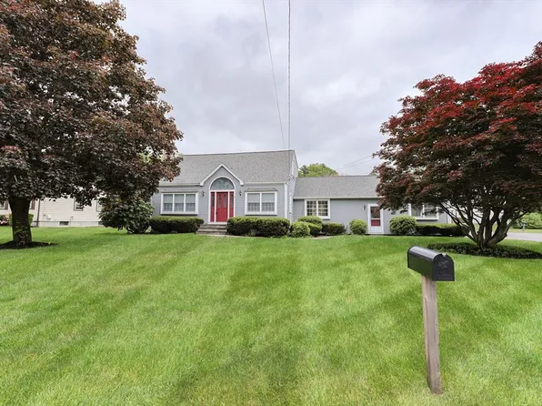 47 Forest St, Franklin, MA 02038