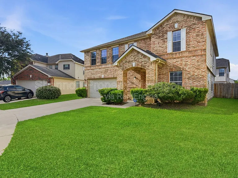 526 Remington Lodge Ct — Photo 2