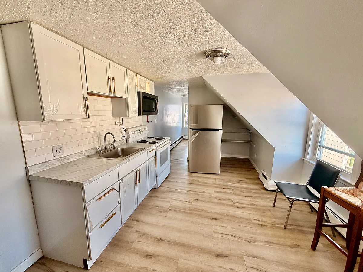 Building Photo - 125 Pierce St #6