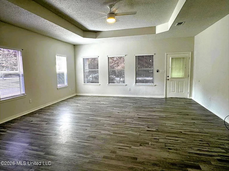 117 Williamsburg Rd — Photo 4