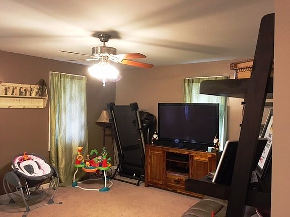 4th image of 2705 N Heidelbach Ave