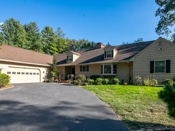 1020 Wayne Ave, Wyomissing, PA 19610