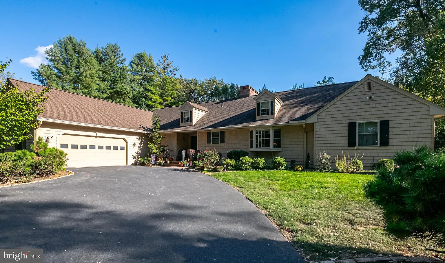 1020 Wayne Ave photo 1