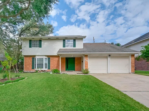 841 Lakeview Dr, Sugar Land, TX 77498