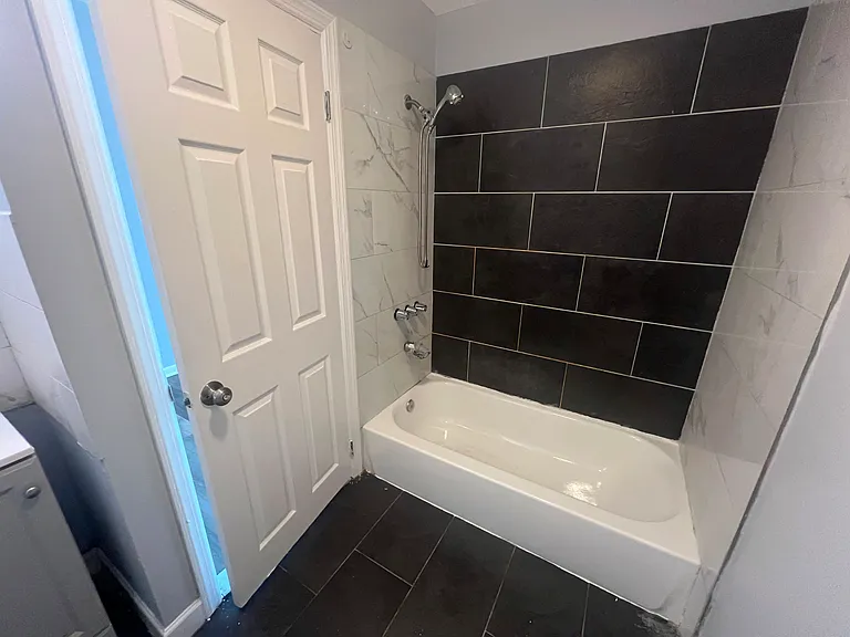 39 N 3rd St #1R — Photo 1