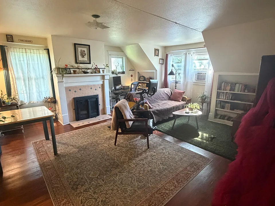 1034 W 8th Ave #3