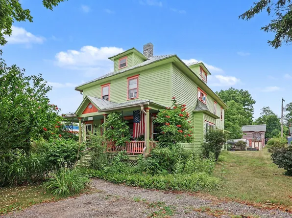 109 S Division St, Whitehall, MI 49461