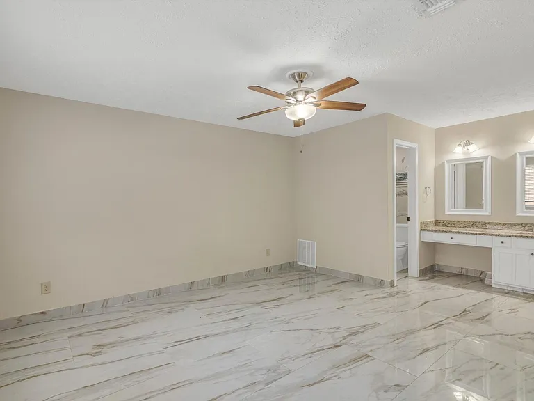 7431 Ridgeberry Dr — Photo 15