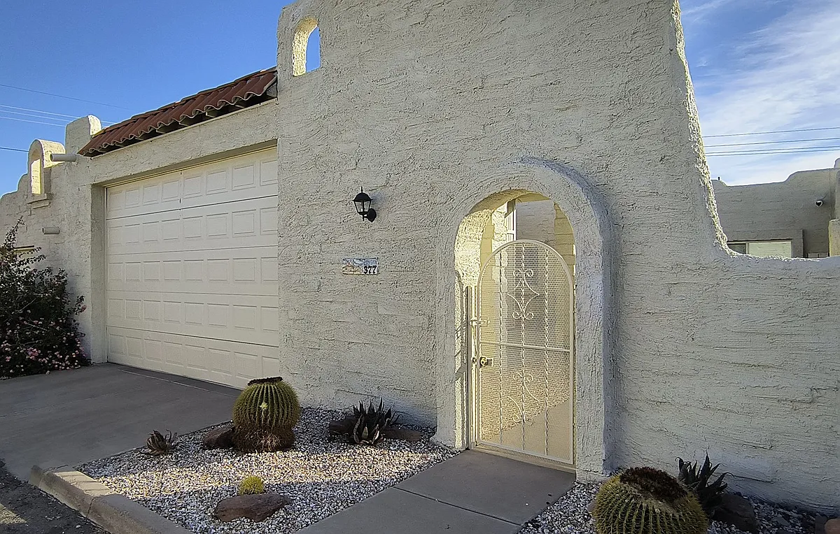 Building Photo - 377 E Via Terrenal