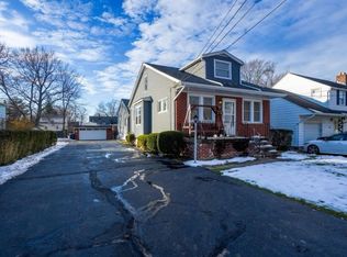 1592 Biltmore Rd, Lyndhurst, OH 44124