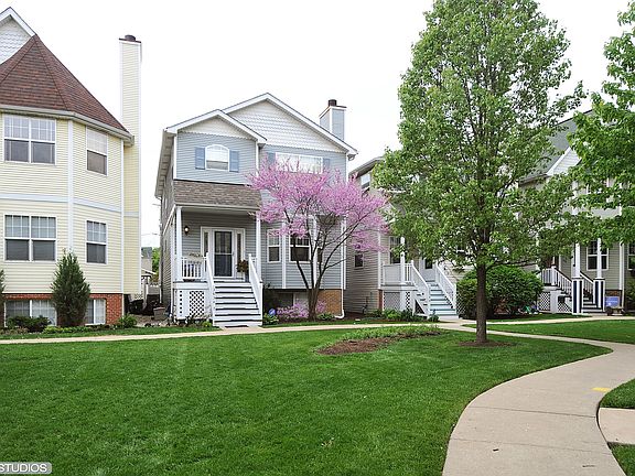 2nd image of 3834 N Milwaukee Ave #8