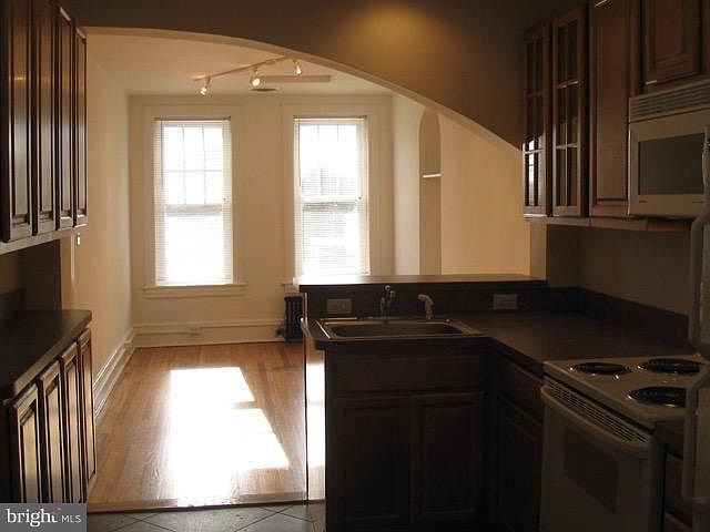 2nd image of 216 W King St #4