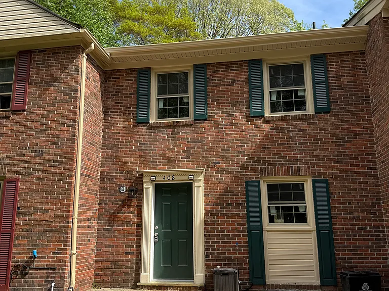 408 Hustings Ln #B — Photo 1