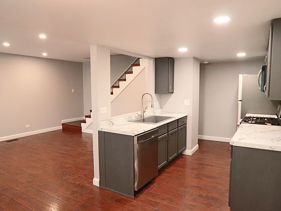 5th image of 29W565 Winchester Cir S #68-3
