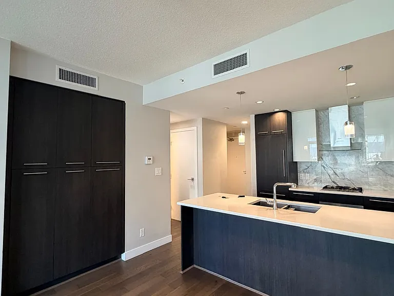 655 W 41st Ave #303 — Photo 6