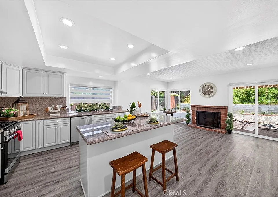 404 Continental Ct