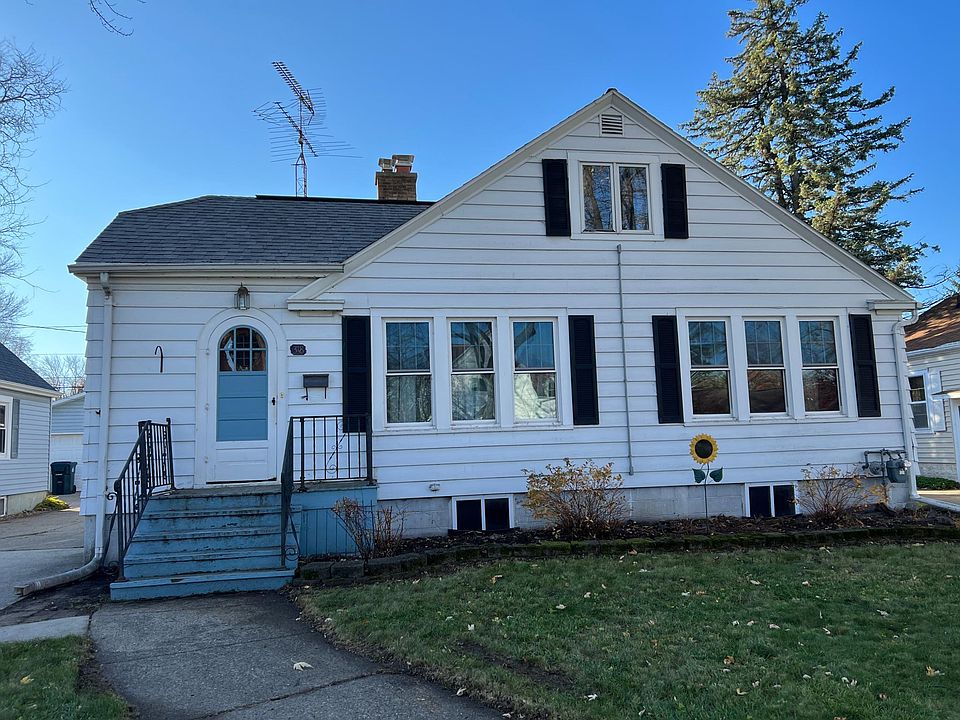 1st image of 318 Rose Ave