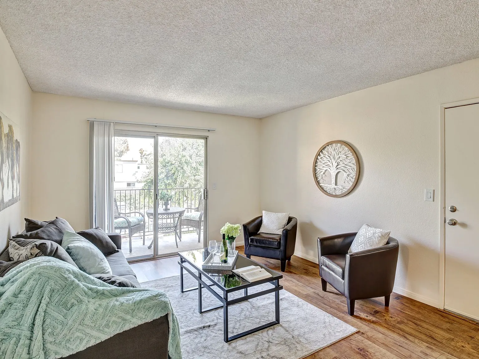 Del Mar Apartment Homes — Photo 2