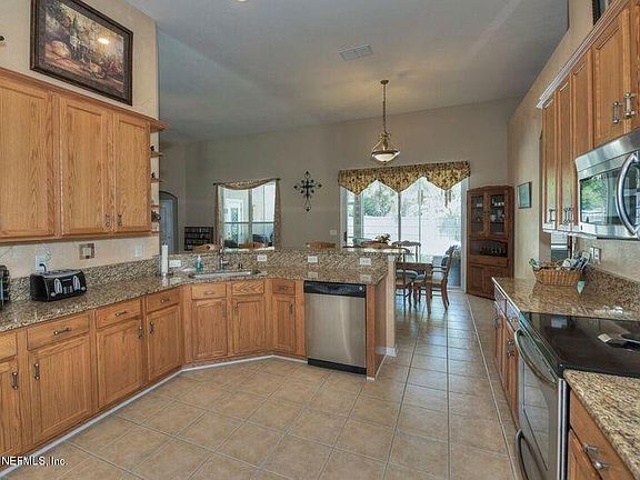 2nd image of 11811 Magnolia Falls Dr