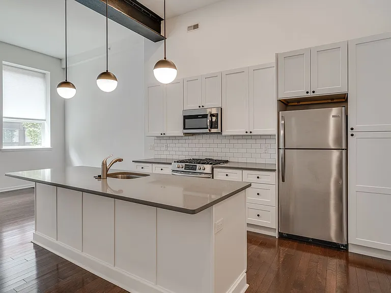 2737 Cambridge St — Photo 13
